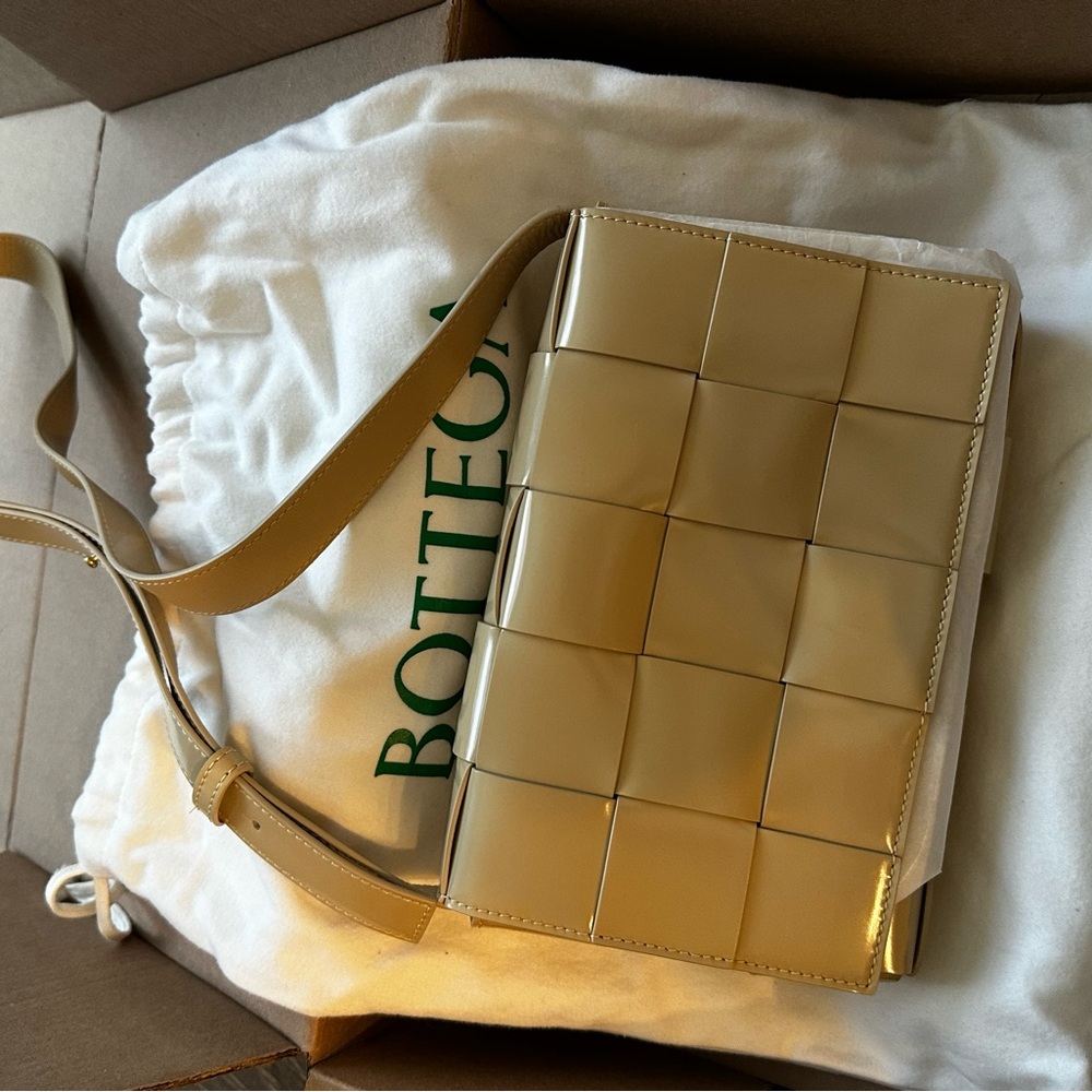 Bottega Veneta Cassette Bag Porridge Intreccio Leather Shoulder Bag